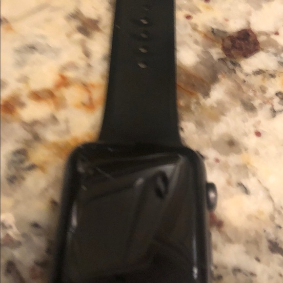 Apple Watch Series 3 GPS Space Gray, screen crack! - Picture 4 of 7